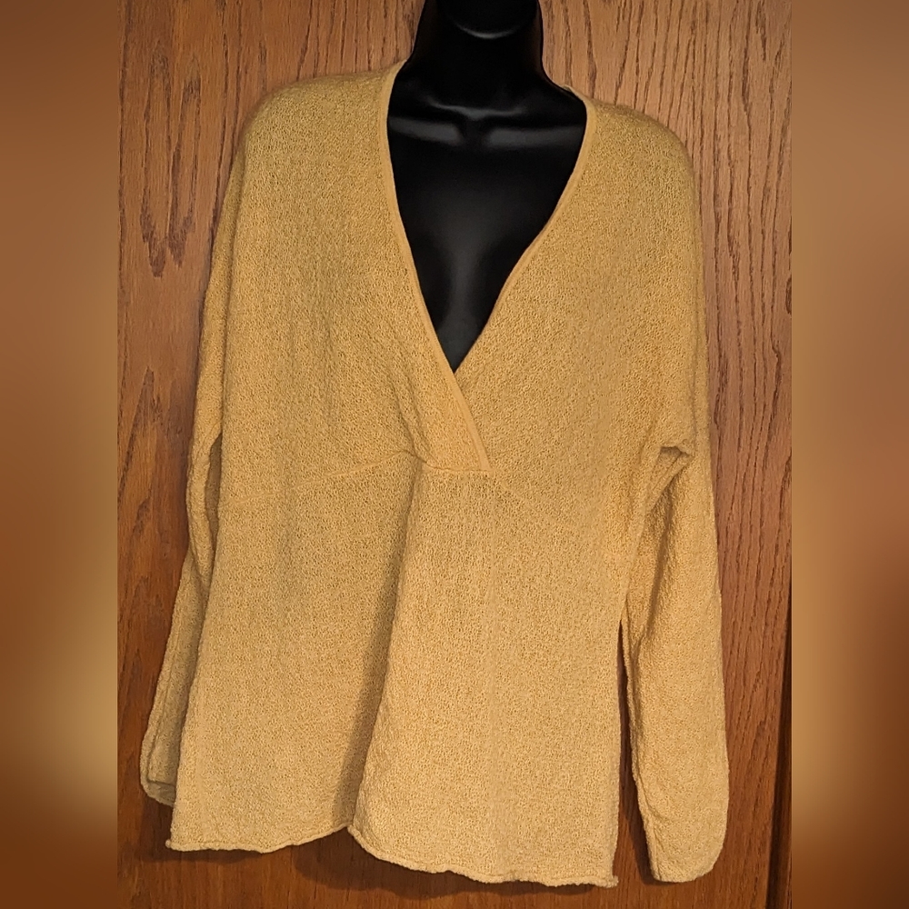 Mustard yellow Eileen Fisher light weight wool knit v-neck‎ top | Size L